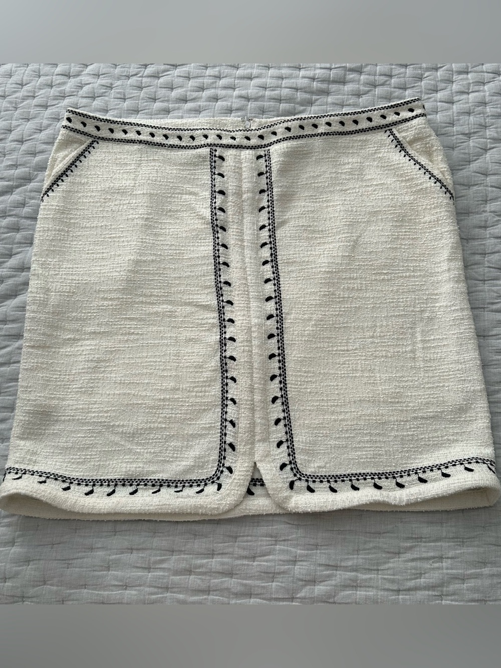 Anthropologie Dolan Left Coast Off-White and Black Embroidered Skirt  Size 1X